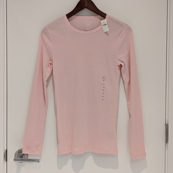 BNWT Gap Wmn's Modern Tee - Sz M